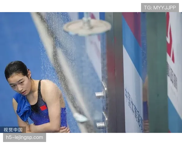 昌雅妮跳水完回家还要做卷腹？这腰是铁打的吧