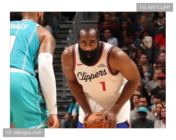 哈登利用挡拆拉开空间提升三分效率显著超过保罗