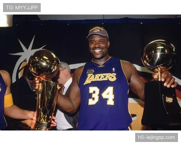 奥尼尔内线统治力对比詹姆斯，篮板和盖帽显著拉开差距