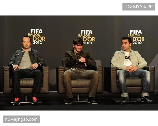 伊涅斯塔与哈维：组织核心如何通过球权前置实现功能分化